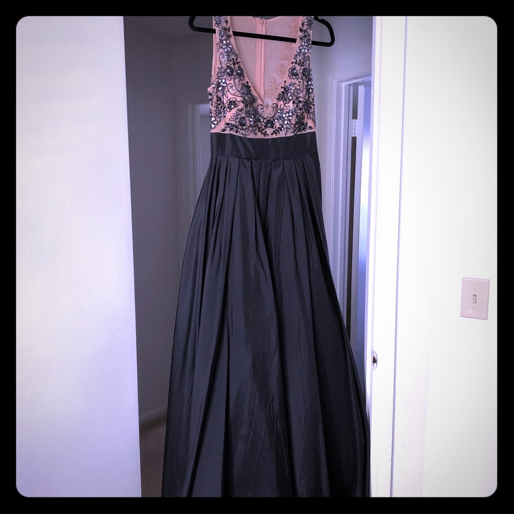 Betsey&Adam Formal embellished gown